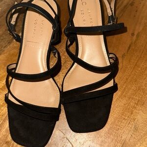 LC Lauren Conrad Elegant Black Sandals